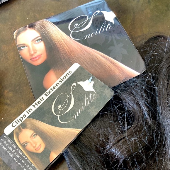 Clip in Hair Extensions - Picture 3 of 5